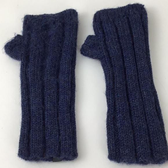 100% Baby Alpaca Fingerless Gloves - Picture 3 of 6